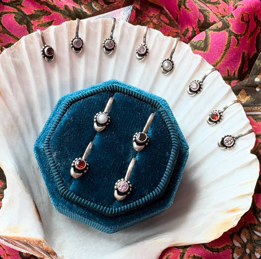 NOSE RING PLUG IN