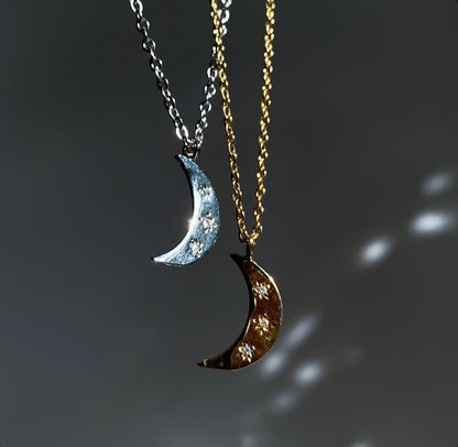 MOON NECKLACE