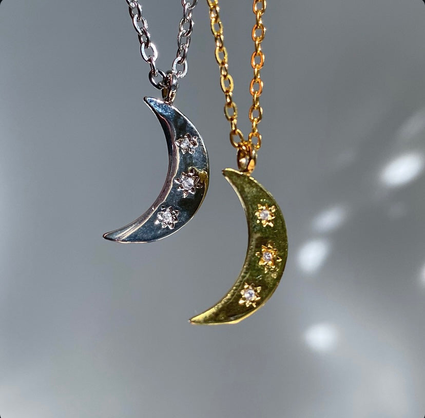MOON NECKLACE